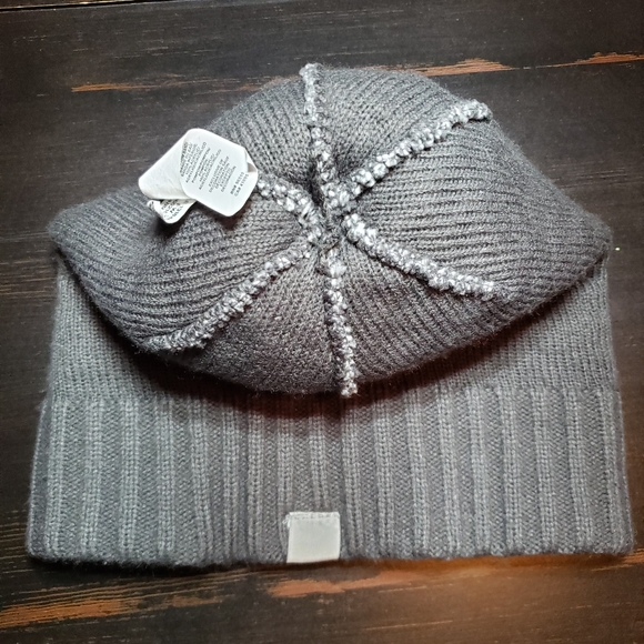 Under Armour Womens Winter Hat Gray Winter Beanie Womens Under Armour Skull Cap! - Picture 6 of 8